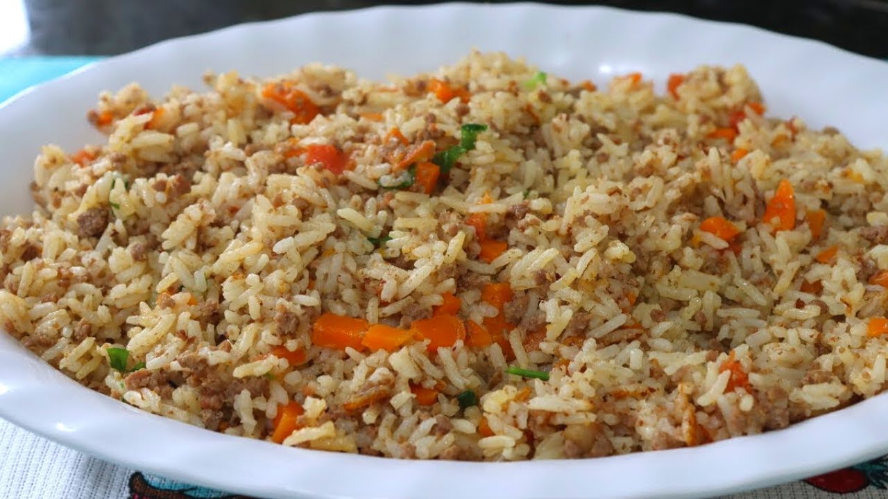 Arroz de legumes com carne moída